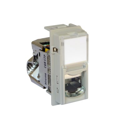 LIVING NOW DÁTOVÁ ZÁSUVKA RJ45 CAT6A STP BEZ NÁRADIA 1 MODUL PIESOK